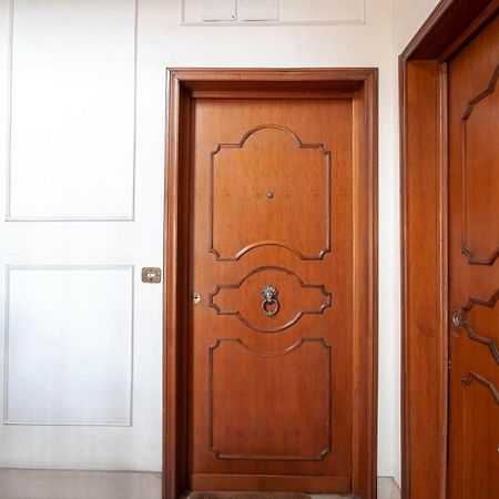 Appartamento Via Del Corso Рим Экстерьер фото