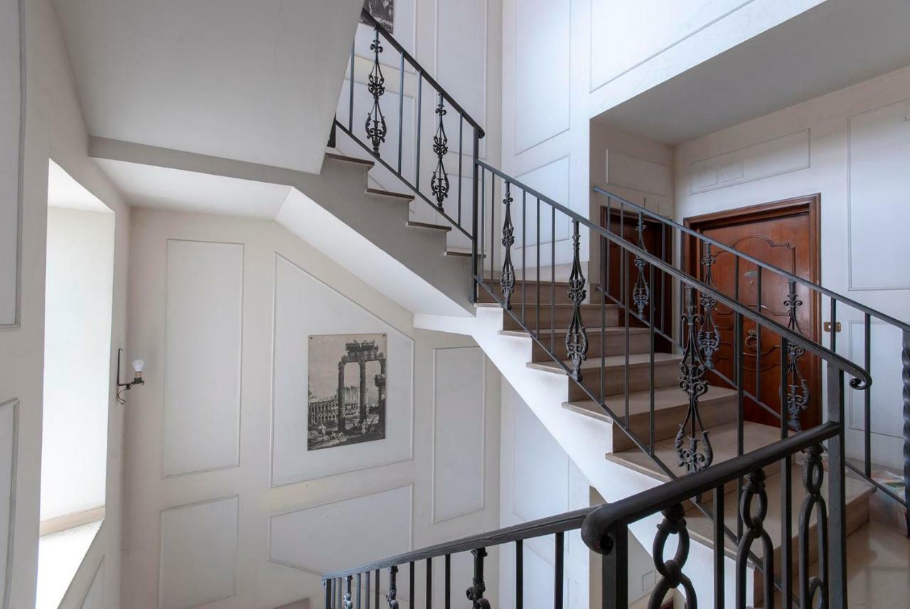 Appartamento Via Del Corso Рим Экстерьер фото