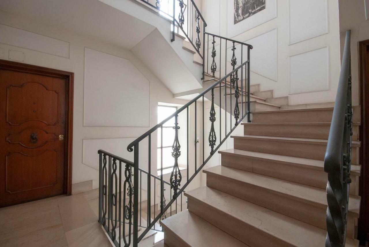Appartamento Via Del Corso Рим Экстерьер фото